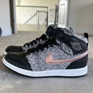 Nike Air Jordan 1 Retro High GP fleece size 1.5 Youth, new, no box
